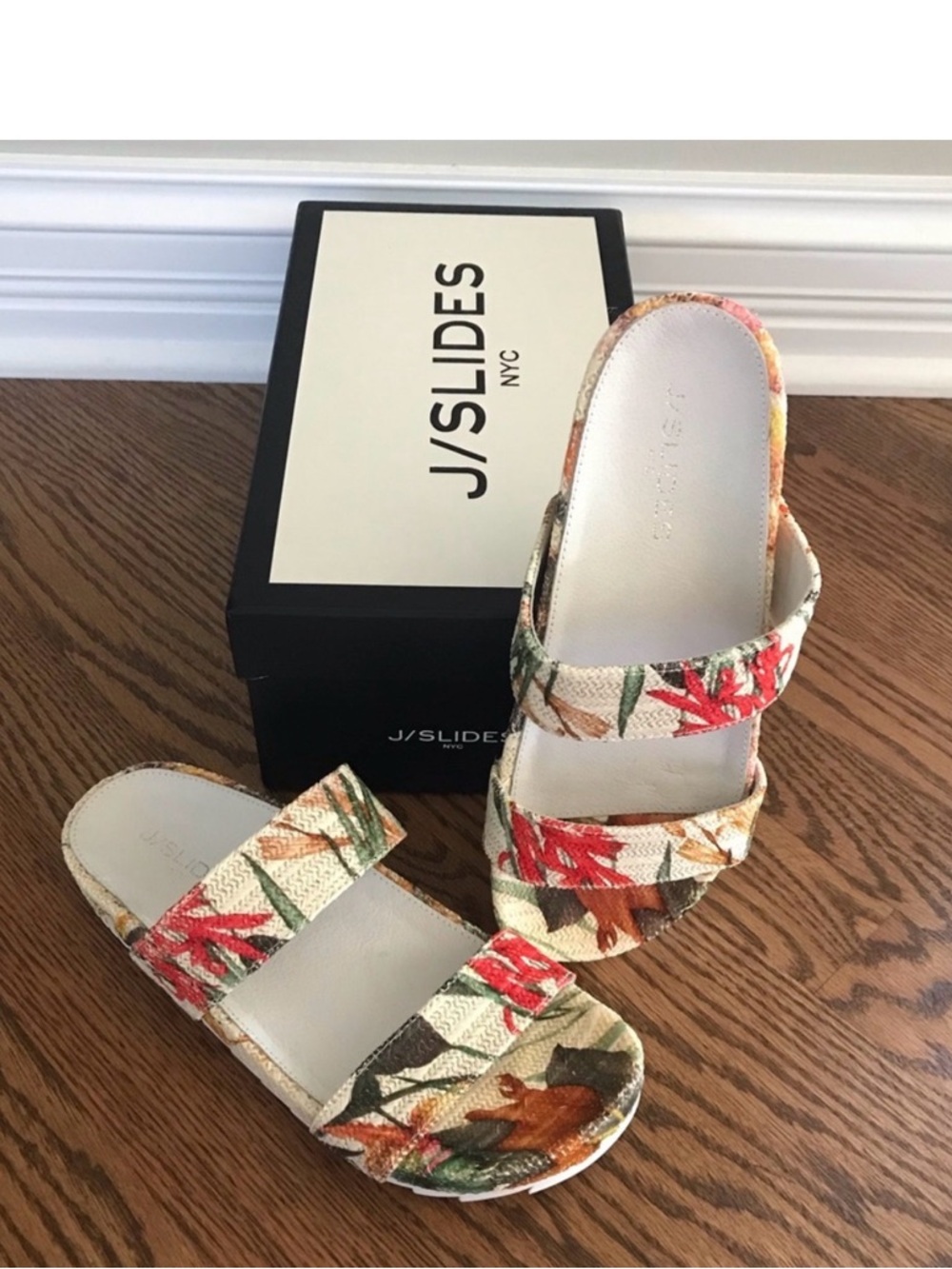 NEW Size 7 J/Slides Tropical Print Sandals